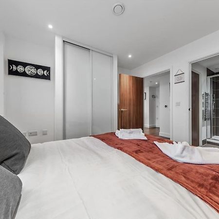 Amazing Britania 1 Bedroom Flat In London Bp40 ภายนอก รูปภาพ