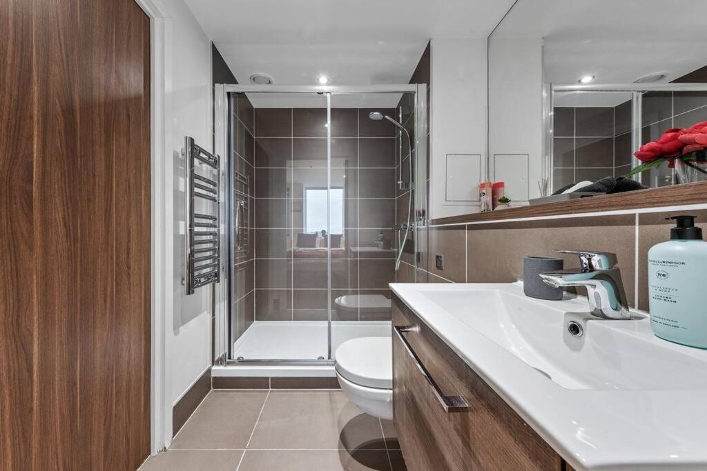 Amazing Britania 1 Bedroom Flat In London Bp40 ภายนอก รูปภาพ